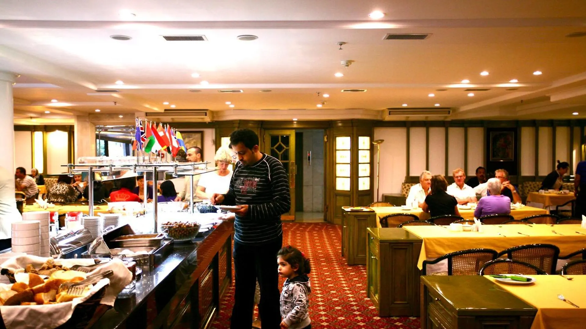 Istanbul Royal Hotel 4*,