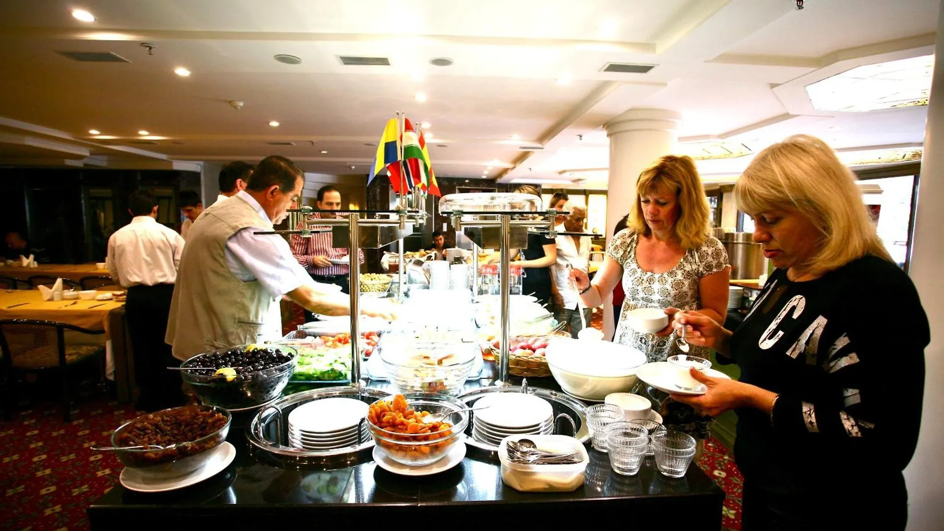 Istanbul Royal Hotel 4*,