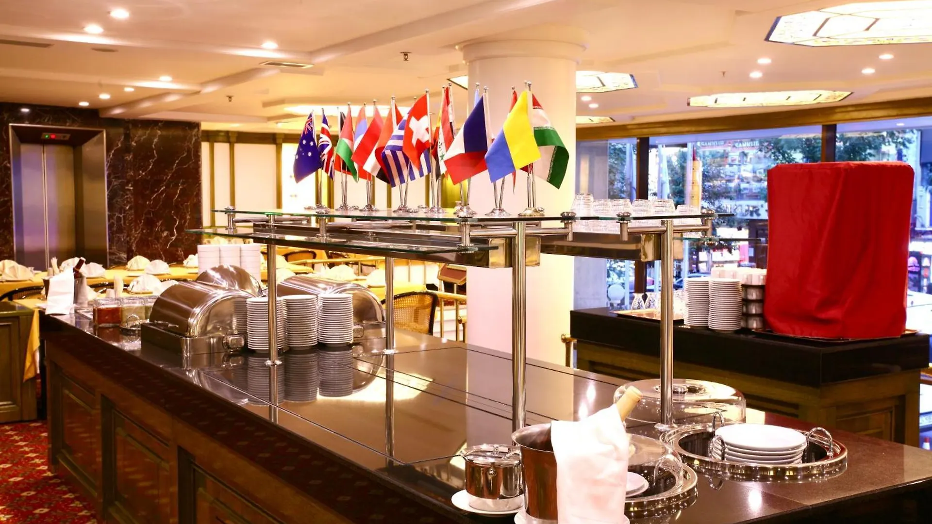 Istanbul Royal Hotel 4*,