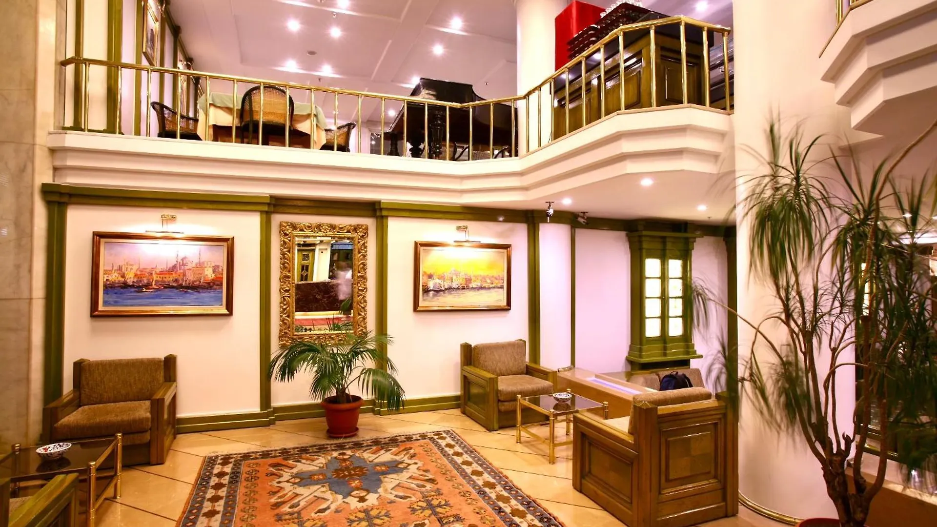 Istanbul Royal Hotel 4*,